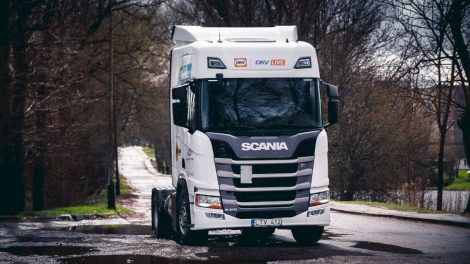 „DKV LIVE Metų sunkvežimio“ konkurse dujinis „Scania R“ įrodys, kad gali aplenkti dyzelinius vilkikus
