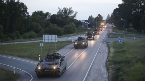Lietuvos kariuomenė surengs parodomąjį žygį Lazdijuose ir Varėnoje