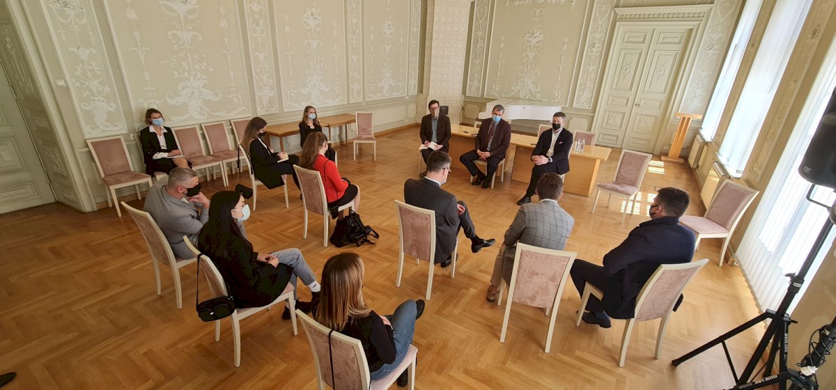 s.-kairys-baltarusijos-zurnalistams:-„kulturos-ministerijos-durys-jums-visuomet-atviros“