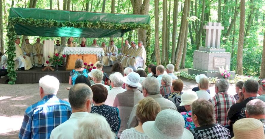 Budavonėje paminėtos trijų vyskupijos kunigų žūties 80-osios metinės