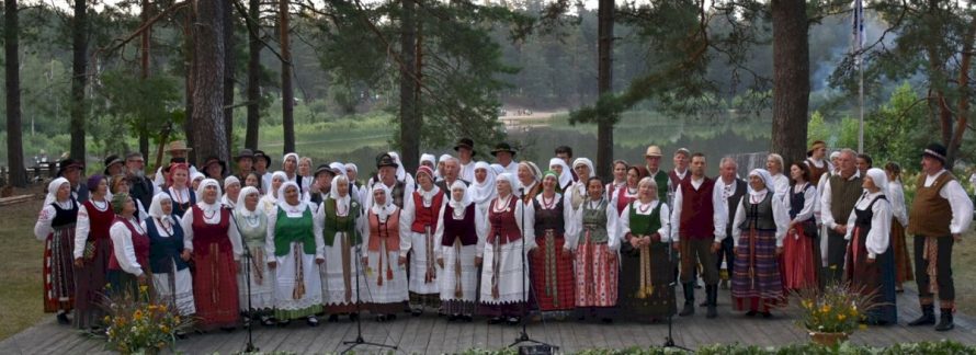 Dzūkijos šilų kaimus papuošė respublikinis folkloro festivalis „Subatėlės vakarėly…“