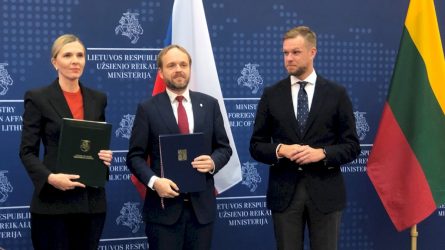 Lietuva su Čekija pasirašė memorandumą dėl 530 tūkst. eurų paramos kovai su neteisėta migracija