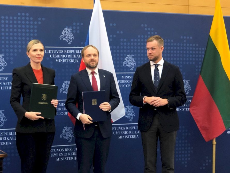 Lietuva su Čekija pasirašė memorandumą dėl 530 tūkst. eurų paramos kovai su neteisėta migracija