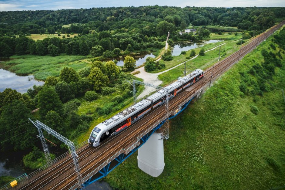 „Rail Baltica“: viešinamos geležinkelio tarp Vilniaus ir Kauno trasa ir jos alternatyvos
