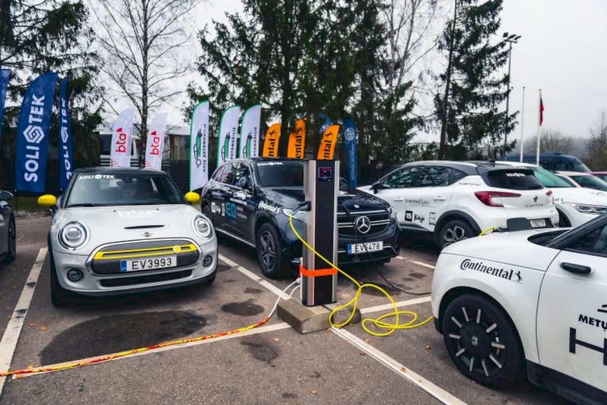paaiskino,-kodel-vien-komisijos-isrinkti-„lietuvos-metu-automobiliui“-nebepakanka