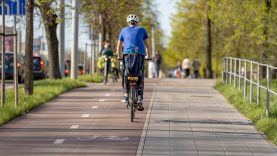Gyventojų judumui didinti įrengiama nauja pėsčiųjų ir dviračių tako atkarpa palei Oslo gatvę