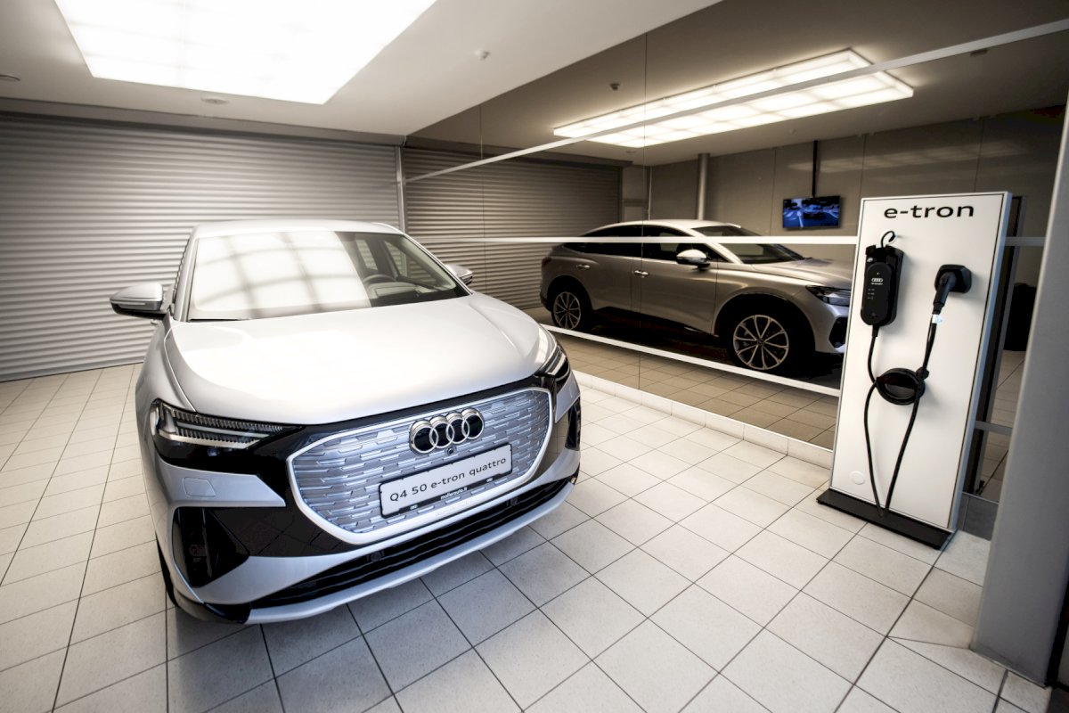 pirmasis-„audi-q4-sportback-e-tron“-jau-pasieke-lietuvos-gatves