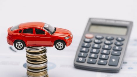 Vietoje dvigubo automobilių taršos mokesčio lieka vienas – metinis