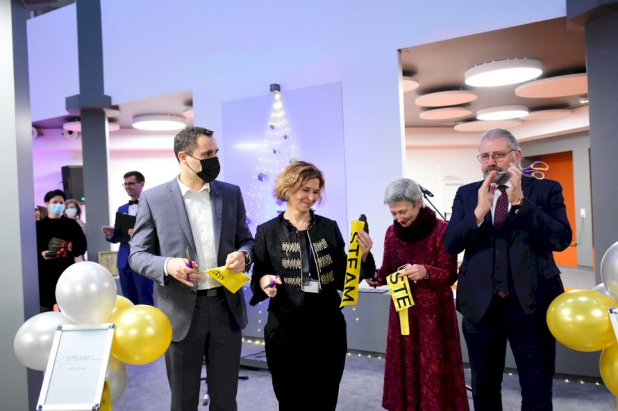 STEAM centro atidarymas Panevėžyje: nauja mokslo ir inovacijų erdvė