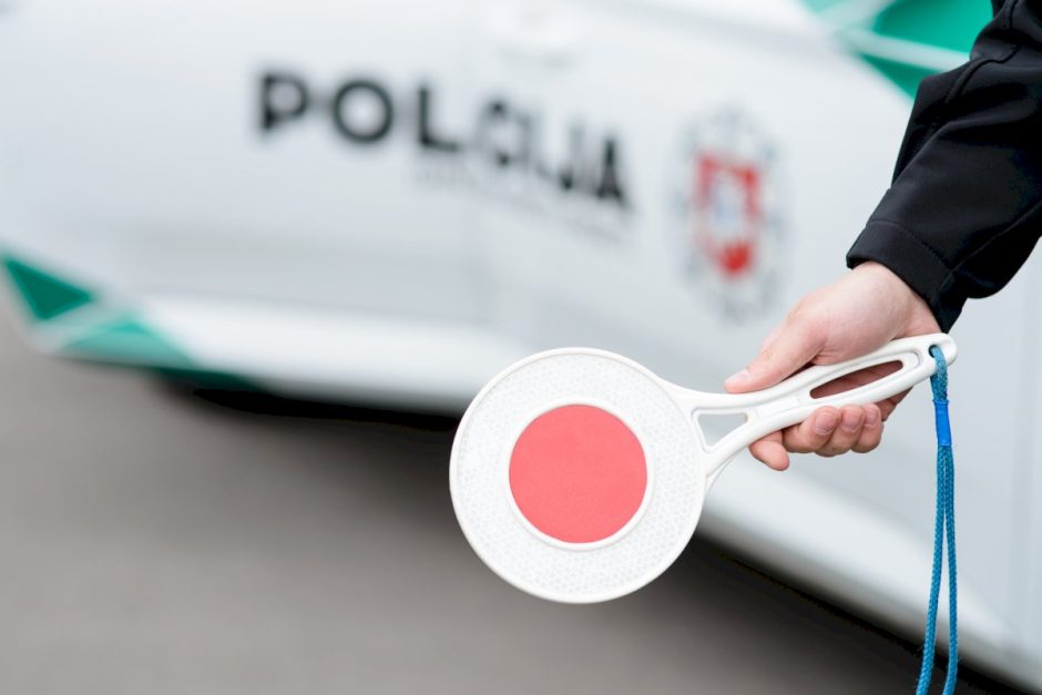 Paskutinę metų savaitę Kauno keliuose vairuotojai neišvengė pareigūnų patikrinimų