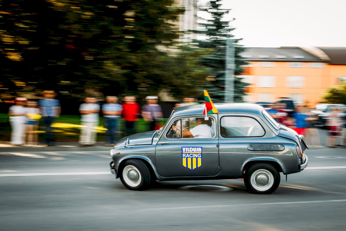 su-studentisku-laiku-„kupriuku“-i-monte-karlo-klasikiniu-automobiliu-rali