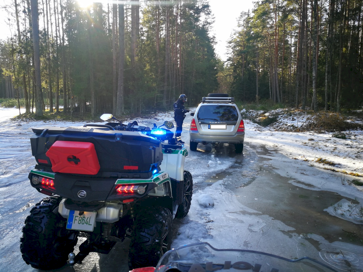 kauno-policijos-pareigunai-savaitgali-patruliavo-ir-su-keturraciais