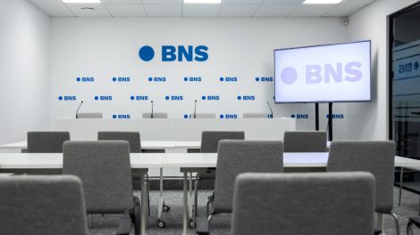BNS nutraukia paslaugų teikimą Rusijos ir Baltarusijos ambasadoms