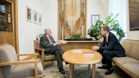 Prezidentui Valdui Adamkui suteiktas Vilniaus miesto garbės piliečio vardas