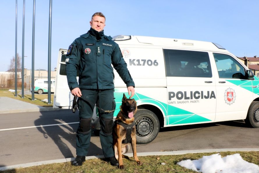 Kauno apskrityje nusikaltėlius gaudys ir narkotinių medžiagų ieškos dar vienas keturkojis pareigūnas