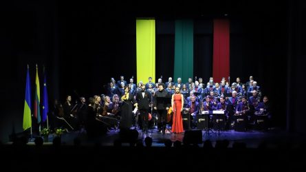 Lietuvos nepriklausomybės atkūrimo dienai skirtame iškilmingame koncerte – autorinio kūrinio Ukrainos didvyriams premjera