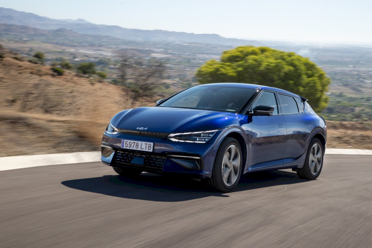 elektriniam-„kia-ev6“-–-europos-metu-automobilio-titulas