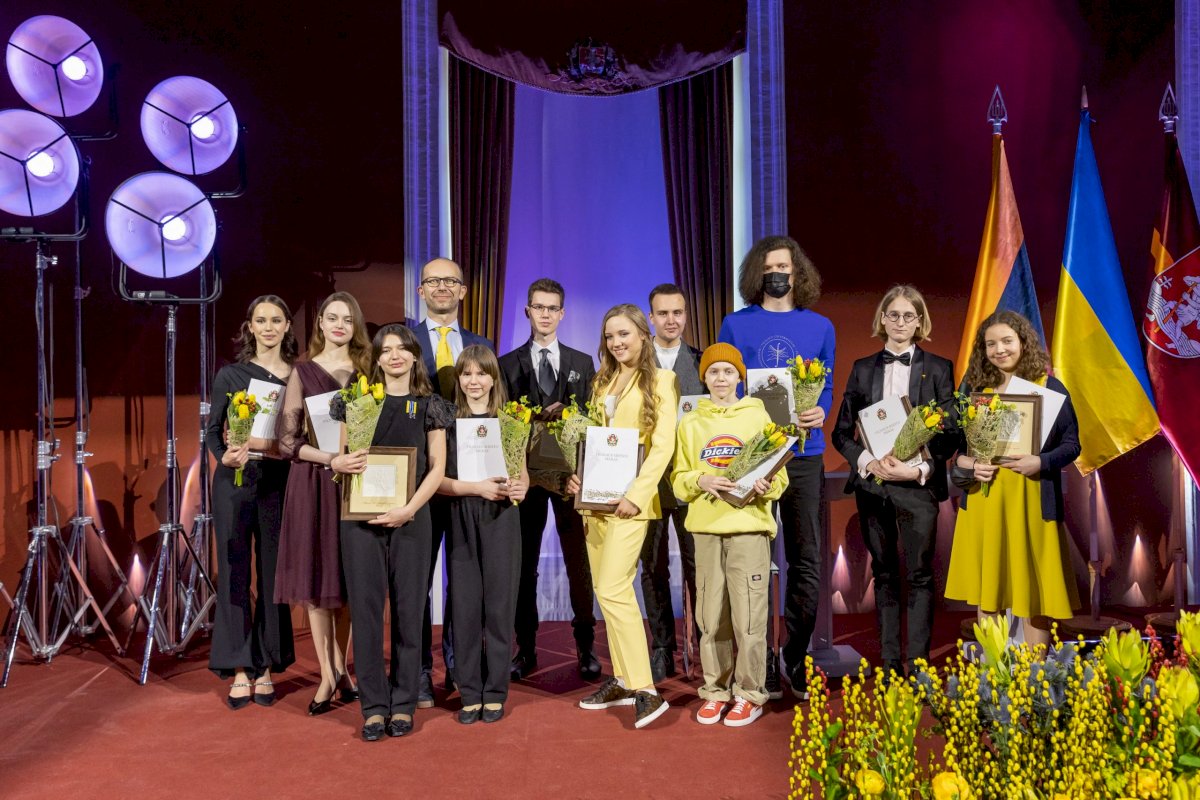 talentingiems-vilniaus-moksleiviams-isdalinti-mazieji-kristoforai
