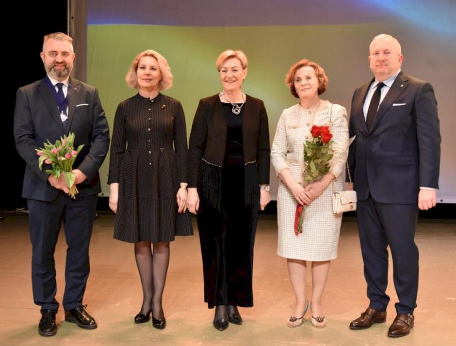 Lietuvos nepriklausomybės atkūrimo dieną įteikti garbingi apdovanojimai