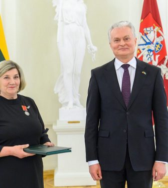 Motinos dienos proga ordino „Už nuopelnus Lietuvai“ medaliu apdovanota mosėdiškė Nijolė Jasienė