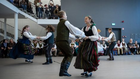 Folklorinių šokių šokėjai trypė finaliniame „Patrepsynės“ varžytuvių etape