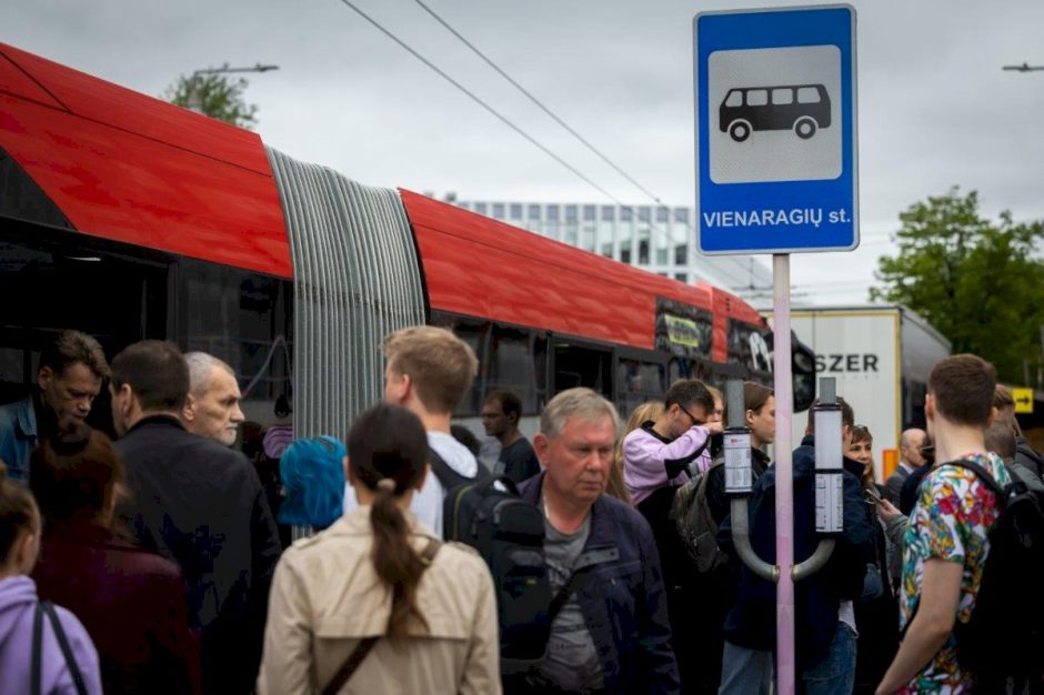 Pažymėdamas „Vinted“ ir „Nord Security“ sėkmę, Vilnius „Spartos“ stotelių pavadinimą keičia į „Vienaragių“