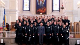 Iškilmingai įteikti diplomai Lietuvos policijos mokyklos absolventams