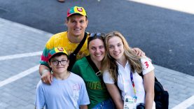Plaukikę Smiltę Plytnykaitę jaunimo festivalyje palaiko šeima: „Nepraleidžiame nei vienų varžybų“