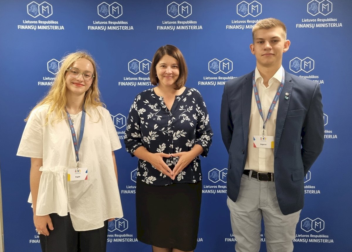 sveciuose-finansu-ministerijoje-–-projekto-„moksleiviai-i-vyriausybe“-dalyviai