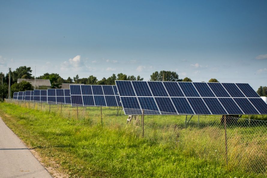 Parengti aplinkosauginiai reikalavimai saulės elektrinėms paspartins jų įrengimą nedarant žalos aplinkai