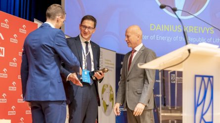 Ministrui D. Kreiviui – apdovanojimas už nuopelnus energetiniam saugumui