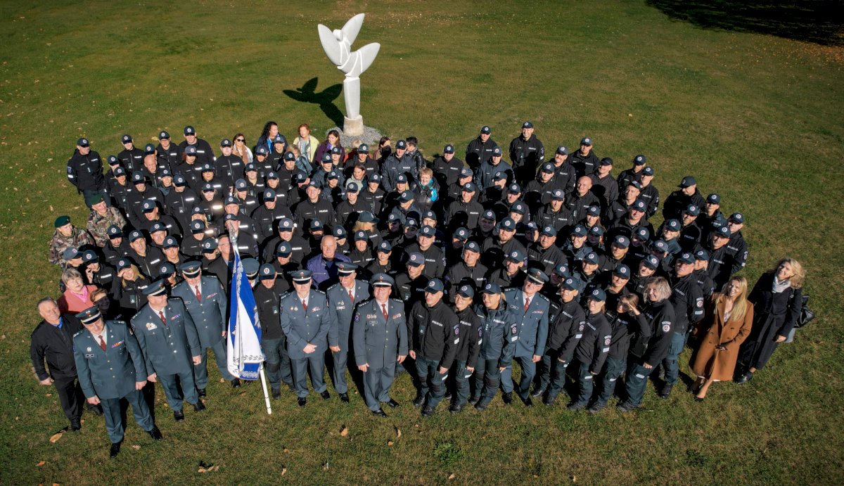 utenos-policijos-pareigunai-minejo-profesine-svente-–-policijos-angelu-sargu-diena