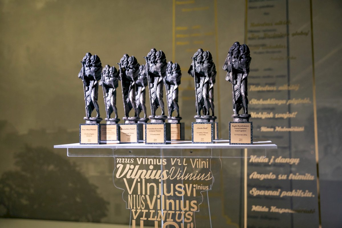 vilnius-kviecia-isrinkti-verciausius-sv.-kristoforo-statuleliu