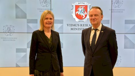 Viceministras A. Abramavičius su Švedijos ambasadore Lietuvai aktualius ES darbotvarkės klausimus