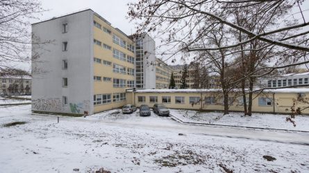 Plečiama Vilniaus Antakalnio ligoninė – statomas korpusas papildomoms operacinėms