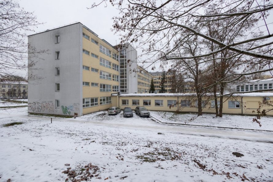 Plečiama Vilniaus Antakalnio ligoninė – statomas korpusas papildomoms operacinėms