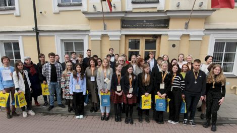 Tarptautiniame mokinių konkurse Lietuvai atstovaus jaunoji mokslininkė, tyrinėjanti Marso dirvožemį