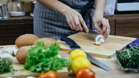 Kodėl verta investuoti į aukštos kokybės virtuvinius peilius?