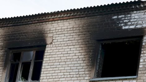Ugniagesių verdiktas: didžiausia pavojų gyvybėms kelia gaisrai, jei namuose nėra dūmų detektoriaus