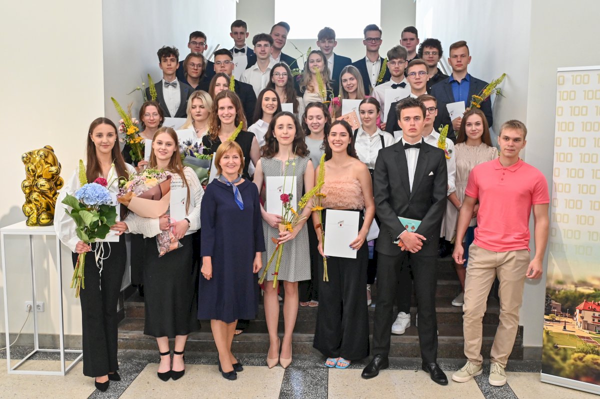 202307.18-::-pasveikinti-panevezio-miesto-simtukininkai