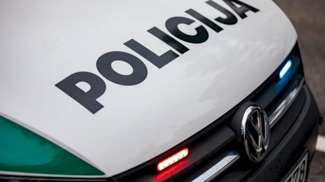 Plungės rajono policijos komisariato  pareigūnai sulaikė senjorių rankines galimai vogusį jauną vyrą