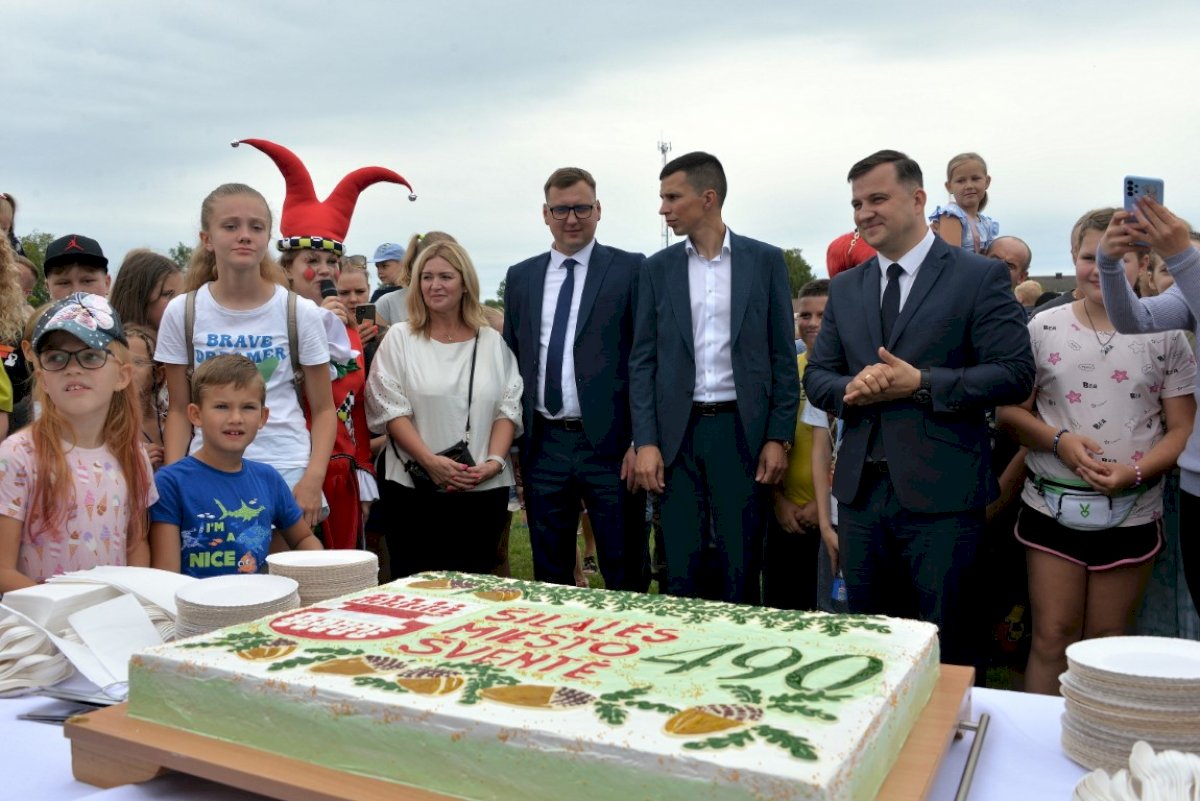 baigesi-keturias-dienas-trukes-ispudingas-jubiliejinis,-490-asis,-silales-miesto-gimtadienis