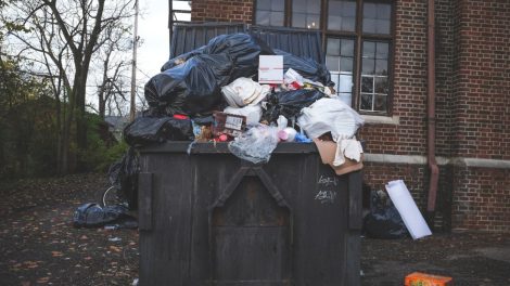 Gyventojai nepatenkinti komunalinių atliekų tvarkymu: bus keičiami reikalavimai atliekų tvarkytojams