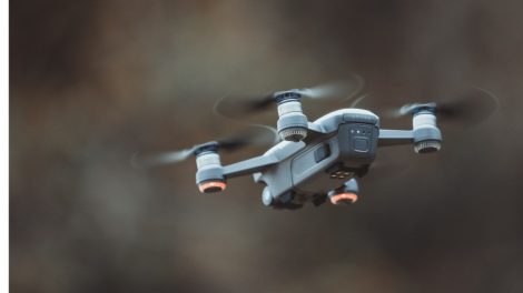 Kokias įdomias pramogas galima organizuoti su dronais?