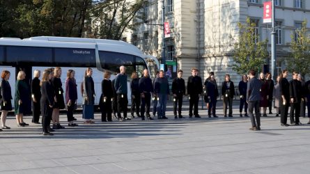 Dėmesys saugiam eismui: Lukiškių aikštėje – „Nematomų žmonių autobusas“ 
