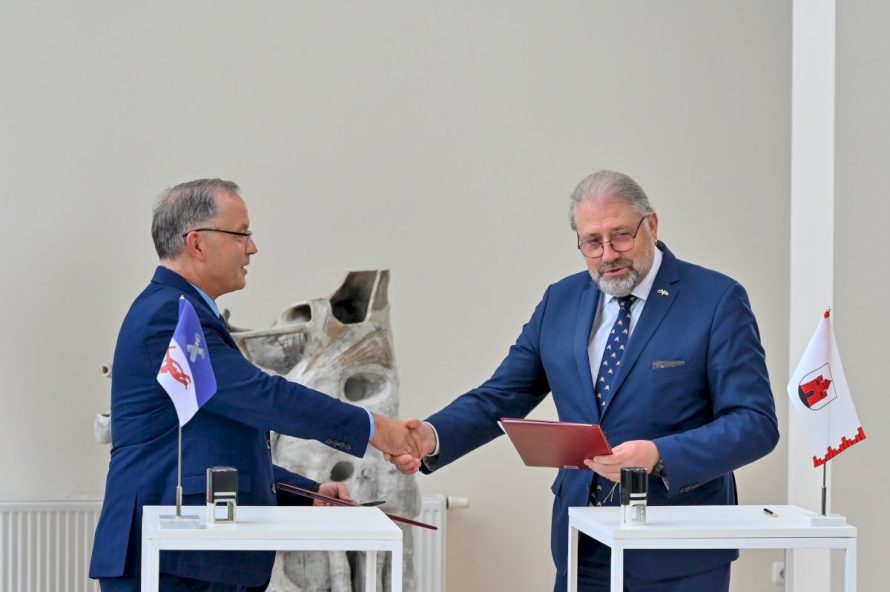 Panevėžio miesto ir rajono savivaldybės pasirašė bendradarbiavimo sutartį