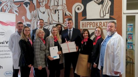 Tarptautinė Vilniaus moterų asociacija ligoninei atvežė vertingą paramą