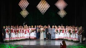 Liaudiškų šokių ansamblio „Kalatinis“ jubiliejiniame koncerte – šeši dešimtmečiai meilės liaudiškam šokiui