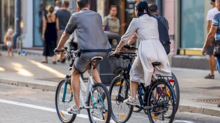 Lietuvoje daugėja dviratininkų: penktadalis mina dažnai, daugiausia – didžiuosiuose miestuose, moterys – rečiau negu vyrai