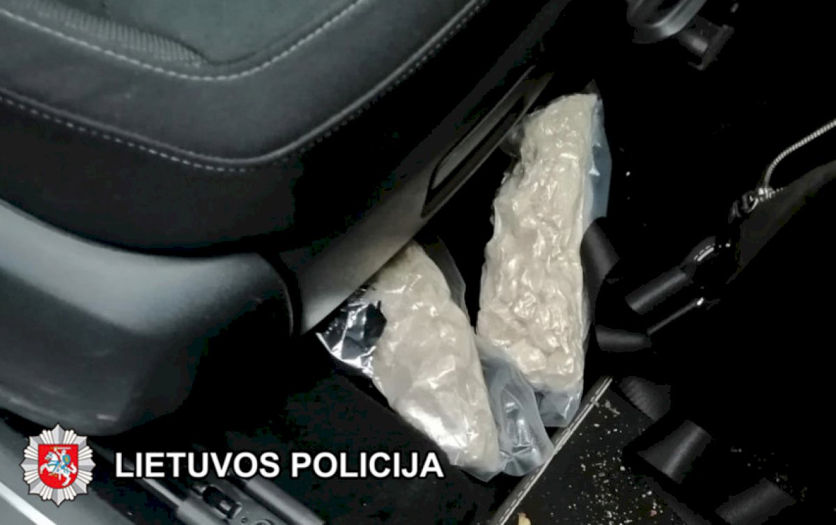 klaipedoje-vyras-ir-zmona-bus-teisiami-del-disponavimo-labai-dideliu-kiekiu-kvaisalu